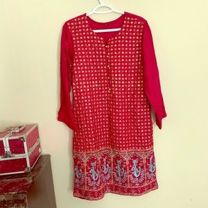 Pakistani salwar kameez suit